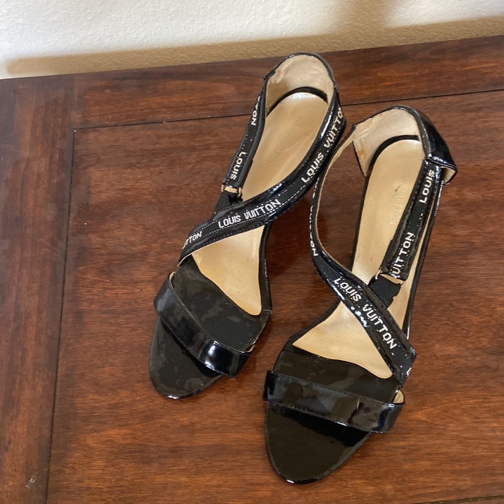 Louis Vuitton pumps - Picture 3 of 4